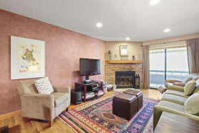 Cozy 2BR in Heart of Breckenridge with Ski Access Breckenridge